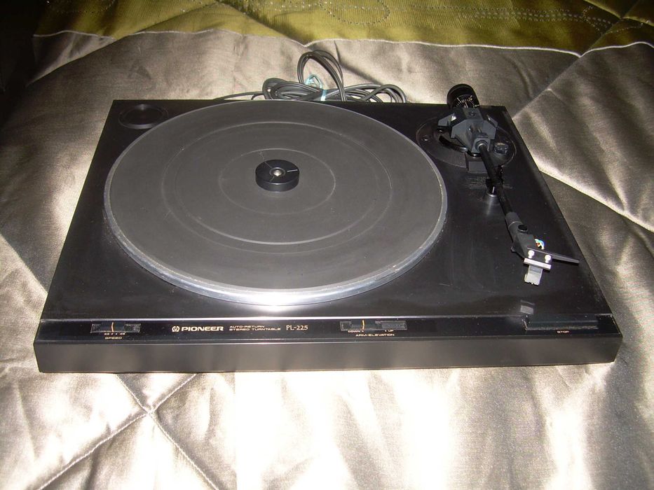 Leitor de discos, cassetes e rádio Pioneer