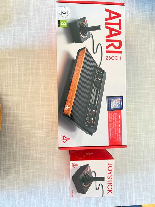 Videojogo Atari 2600+ com comando extra e 10 jogos