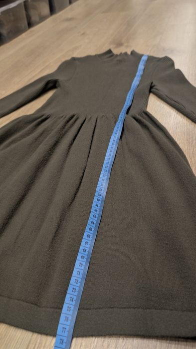 Dzianinowa sukienka khaki pół-golf Primark S
