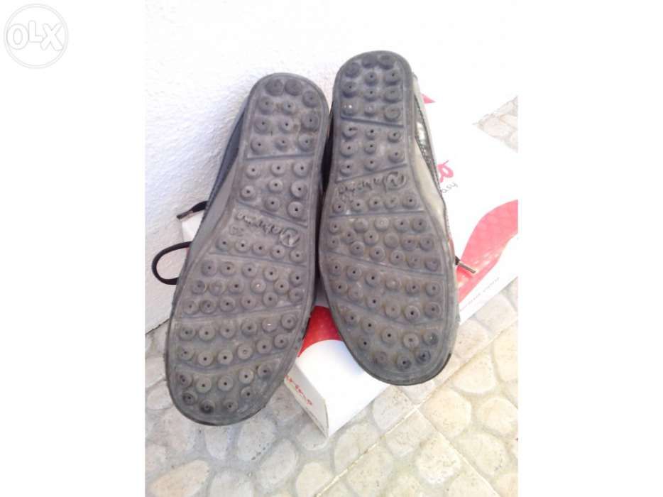 Ténis de criança em pele marca Naturino nº 33