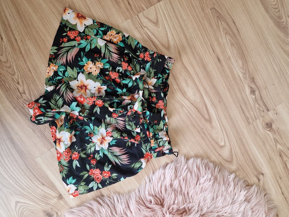 Krótkie spodenki rozm S