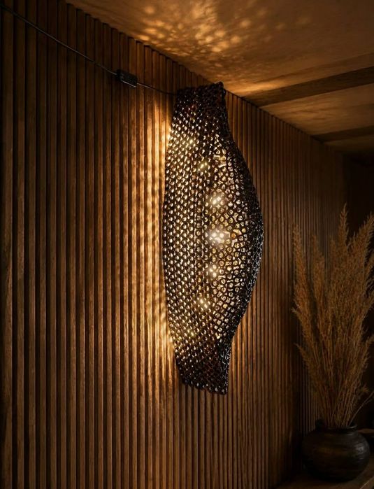 Lampa ścienna Helios ręcznie wykonana Dragooweld