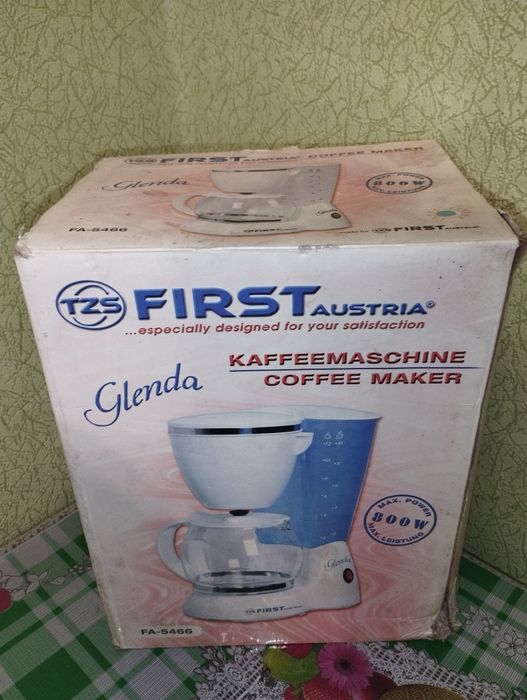 Кофеварка First 5466 в рабочем состоянии