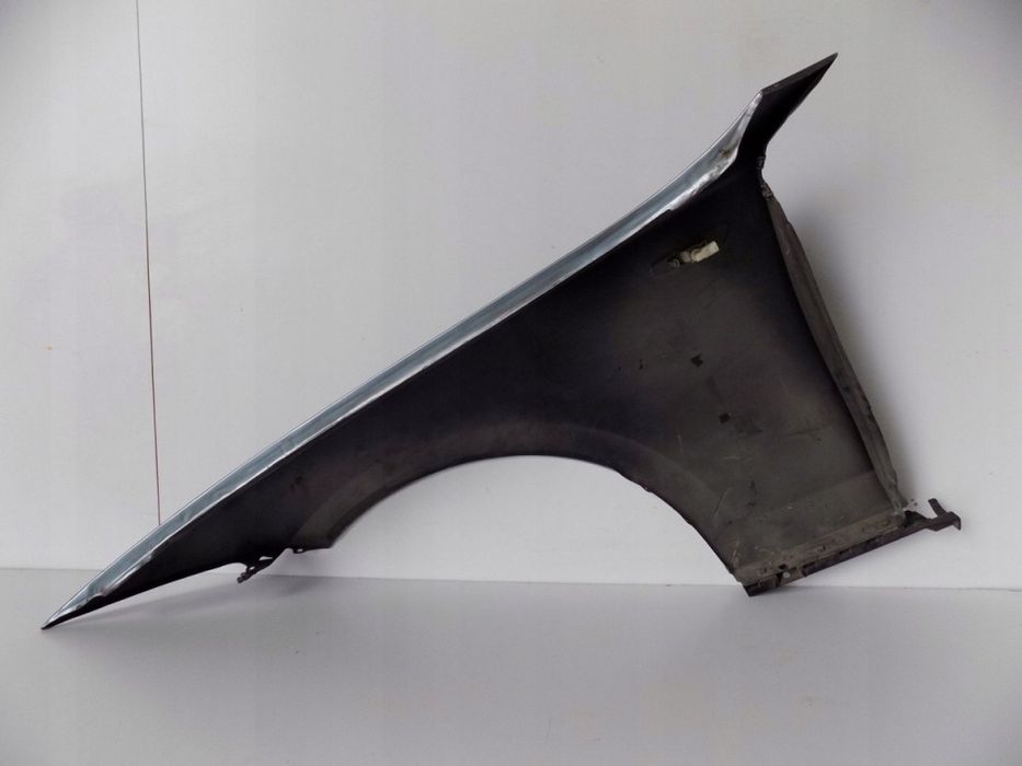 BMW 1 E87 błotnik Prawy - 5084