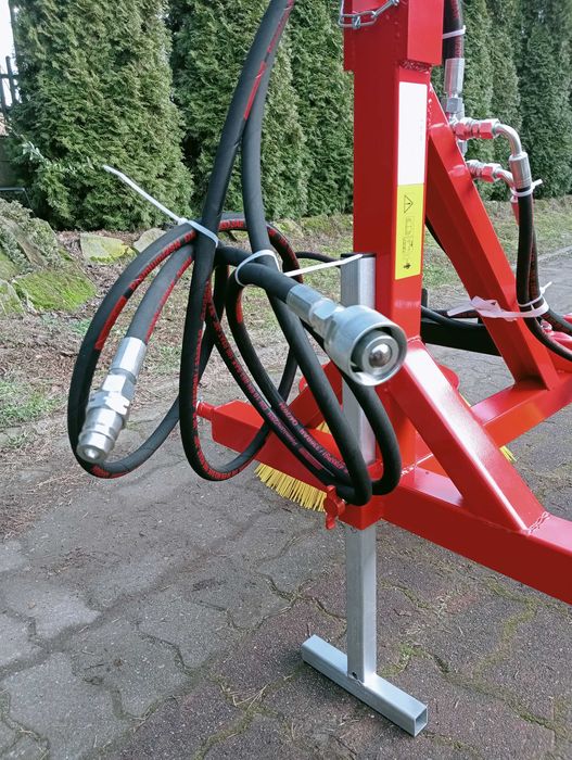 Wymiatarka do liści z truskawek z napędem hydraulicznym