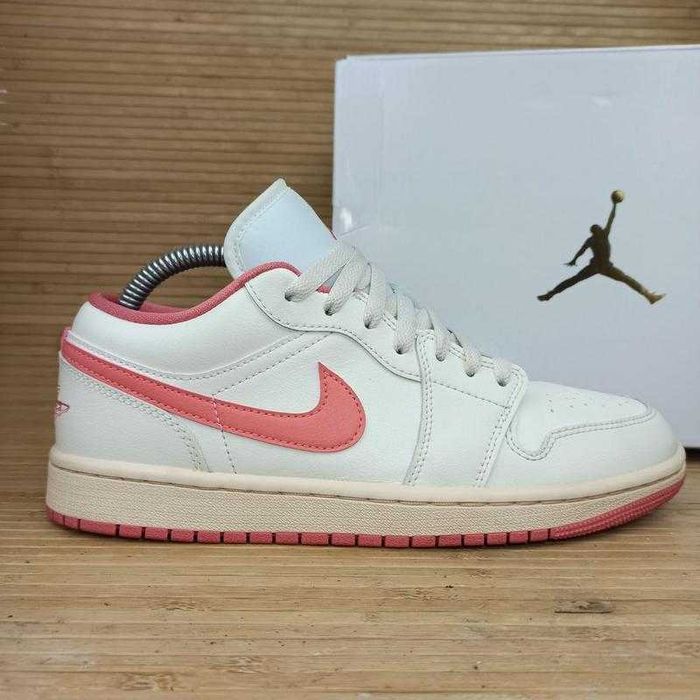 Кросівки Nike Air Jordan 1 Low Sail Guava  Розмір 41 (26,5 см.)