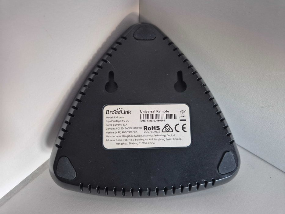 Універсальний Wi-Fi пульт Broadlink RM-Pro+ з керуванням зі смартфона