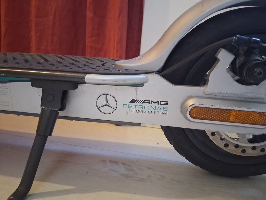 Trotinete Xiaomi Mi Eletric Scooter Mercedes AMG Petronas F1 Edition