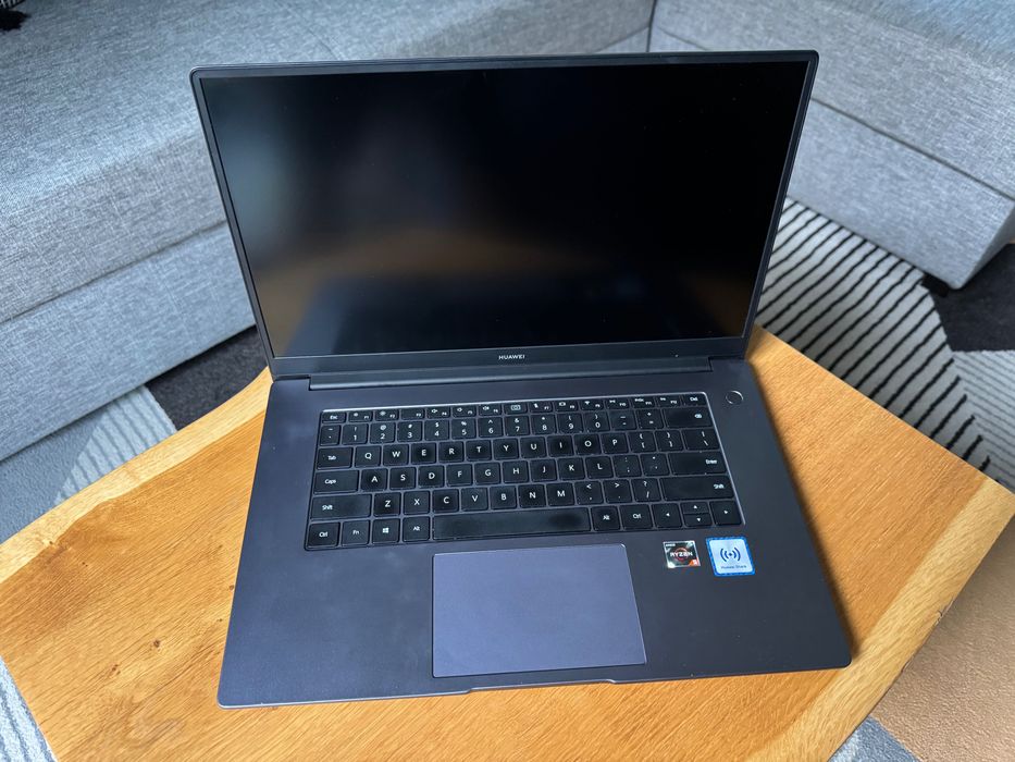 Laptop Huawei MateBook D 15  Ryzen 5  8GB RAM Dysk 256GB SSD Win 10