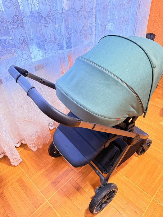 Прогулянкова коляска CARRELLO Ultra
