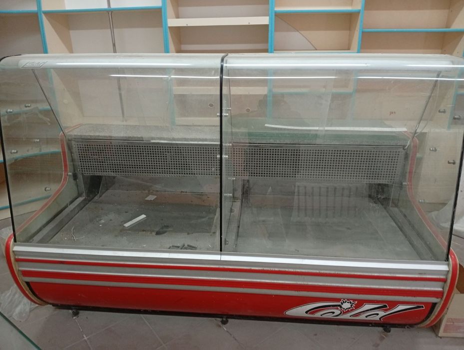 Продам вітрини холодільні