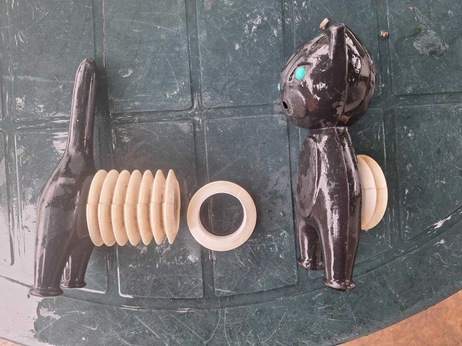 Zabawka z PRL kotek do odnowienia lub na części.