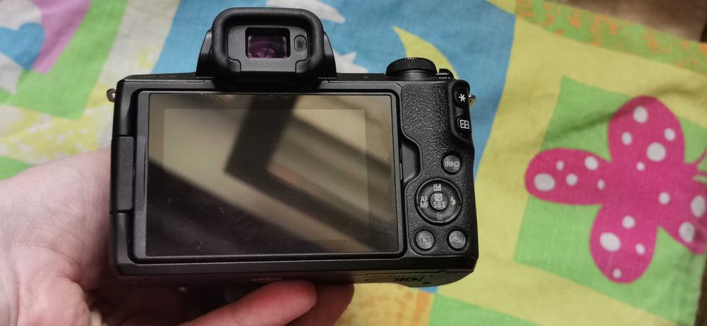 Canon M50 беззеркалка з маленьким пробігом Сanon eos m50 як 6300 R50