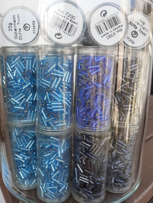 Missangas de qualidade Gutermann, glass beads, 1€ cada tubo.