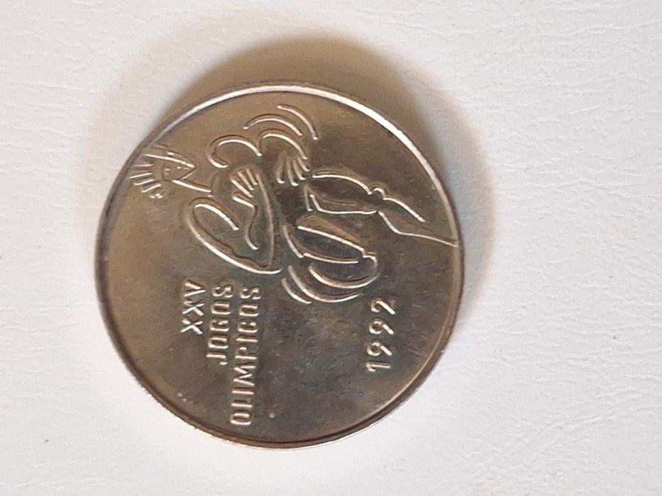 Moeda comemorativa de 200 escudos