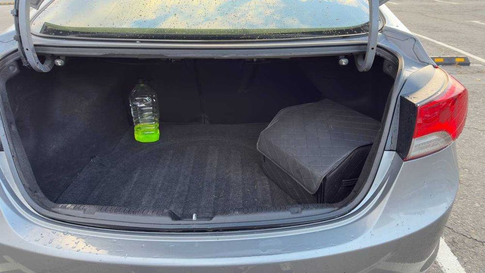 В продажі Хюндай Елантра