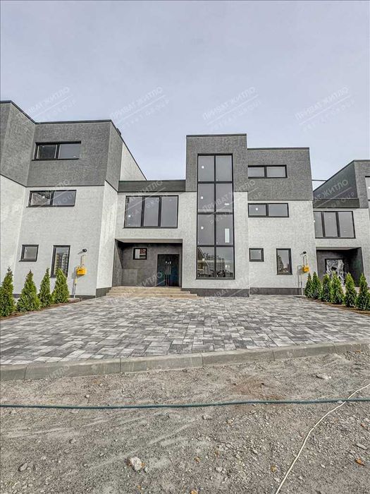 Ексклюзивний таунхаус на Браїлках, введений в експлуатацію