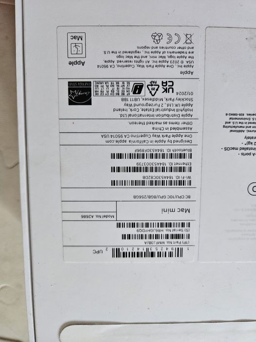 Komputer Mac mini with Apple