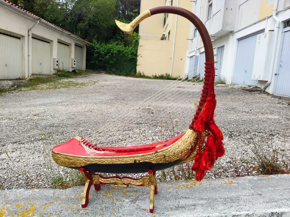 Harpa Tradicional de Myanmar (Saung Gauk) Instrumento musical original -Traditional Burmese Harp (Saung Gauk) - Original Musical instrument