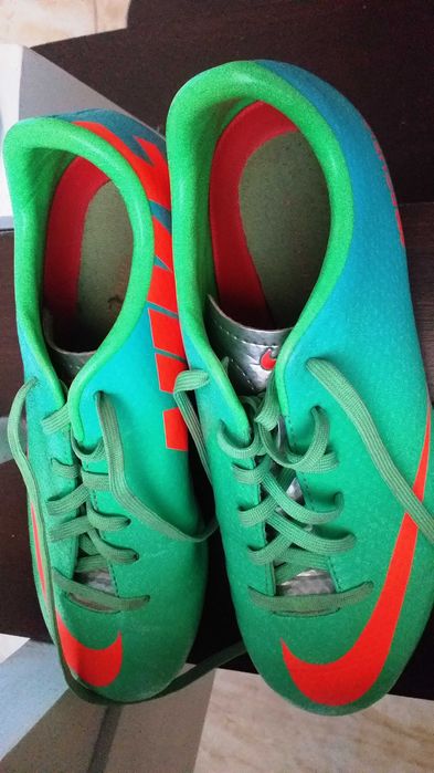 korki NIKE MERCURIAL r.35,5 dł.wkł. 22,5cm.