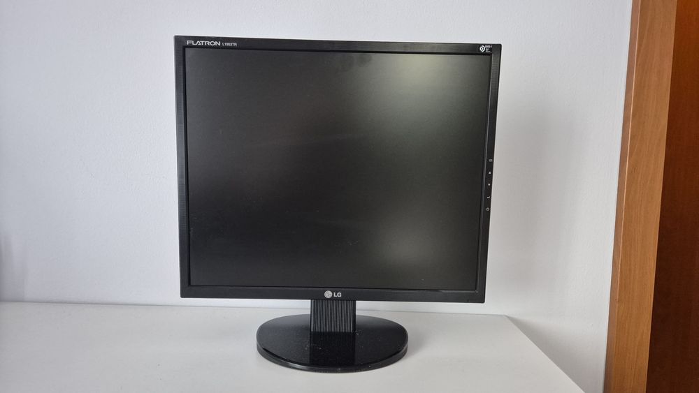 Monitor Lg komputerowy