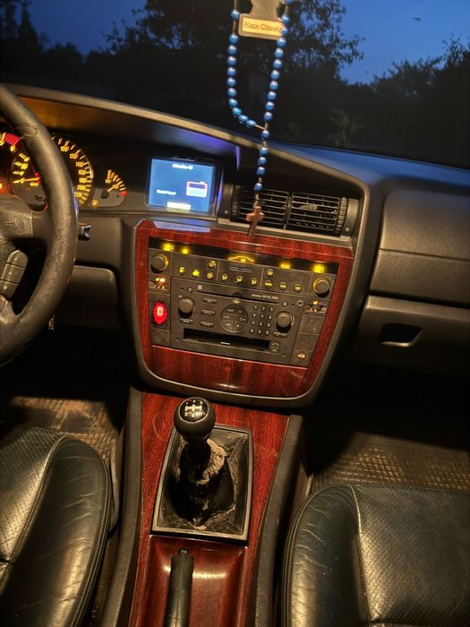Opel omega.