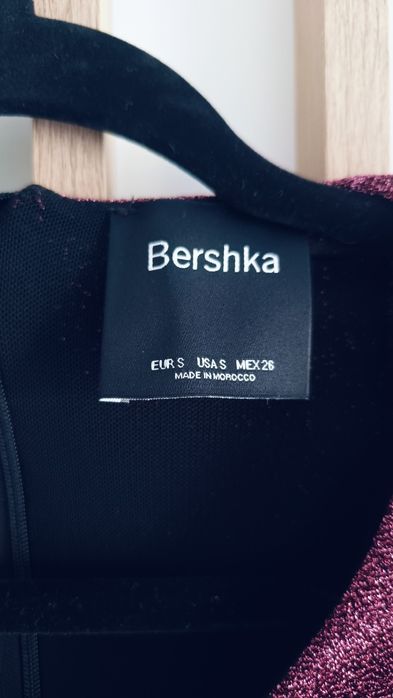 Piękna sukienka Bershka z wiązaniem