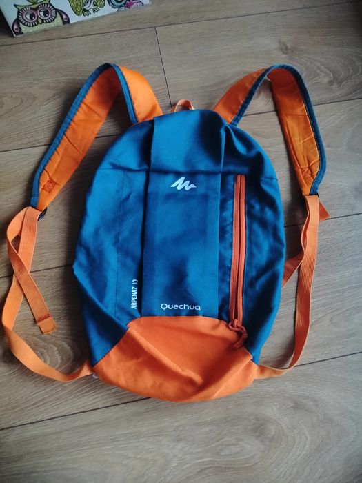 Plecak quechua 30x40 niebiesko pomarańczowy