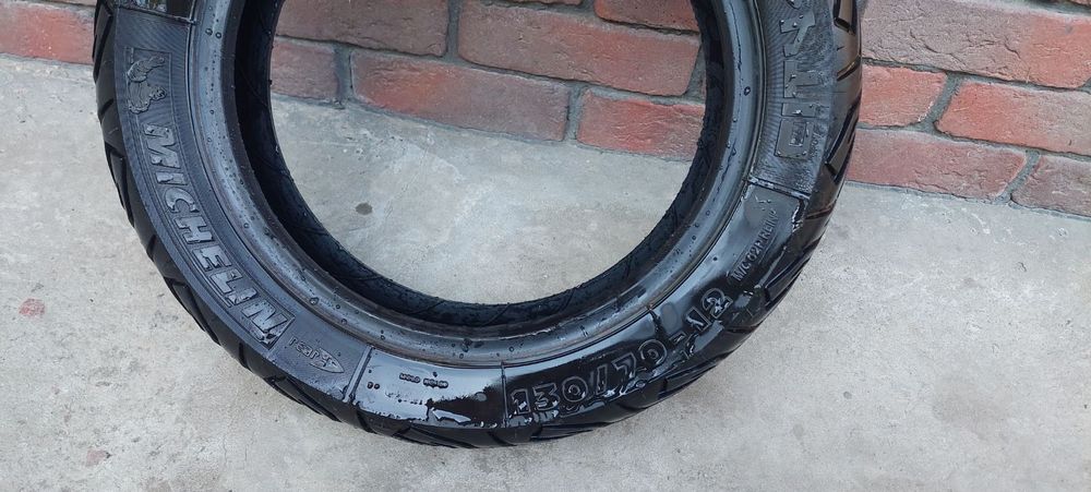 Продам  покришку Michelin   для мото в гарному стані