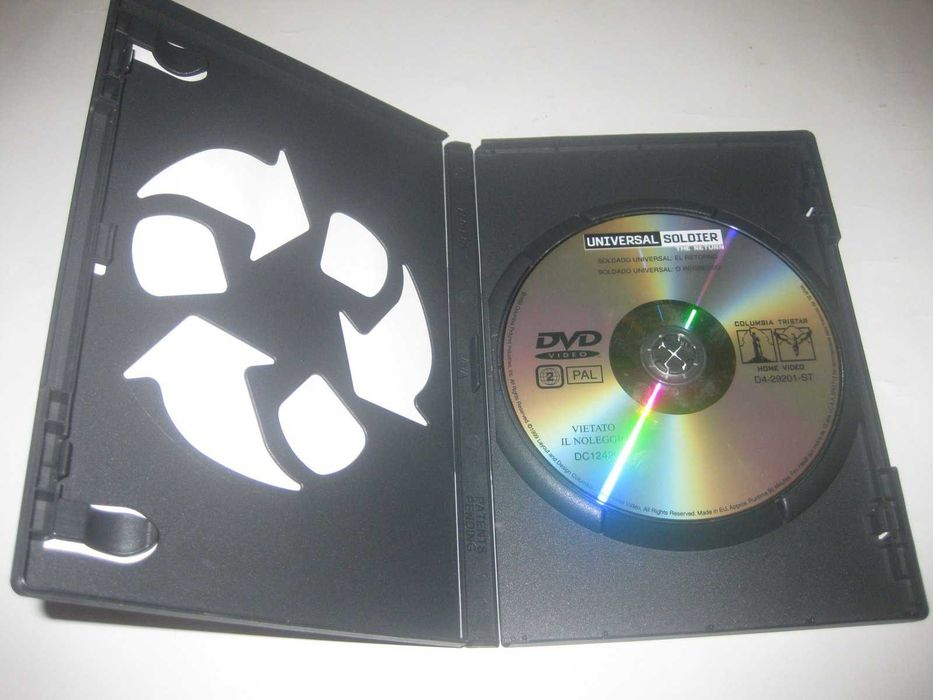 DVD "Soldado Universal: O Regresso" com Van Damme
