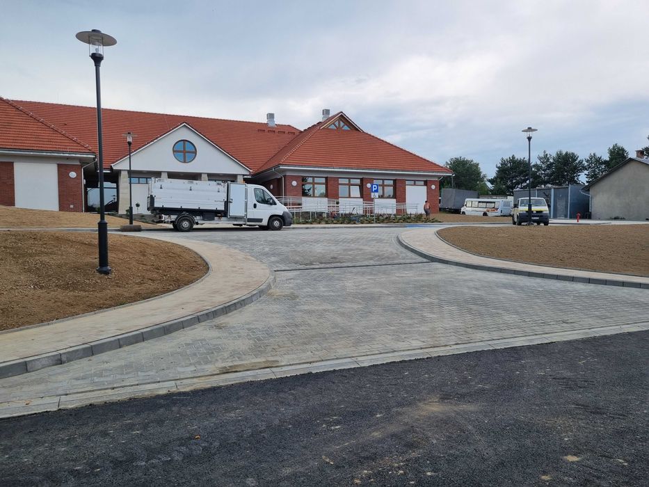 Brukarstwo, Układanie kostki, Roboty ziemne, Usługi koparką, Transport