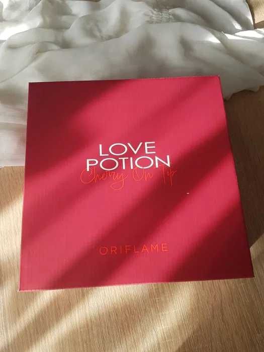 Zestaw upominkowy Love Potion Cherry on Top Oriflame