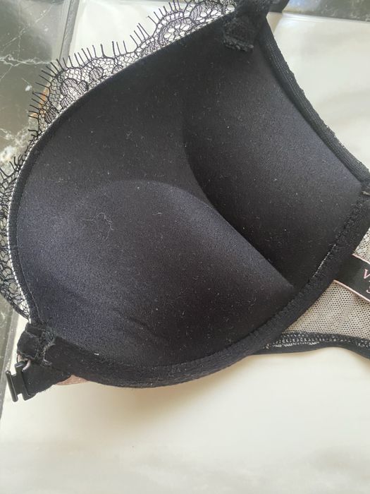 Victoria’s Secret бюстгалтер.