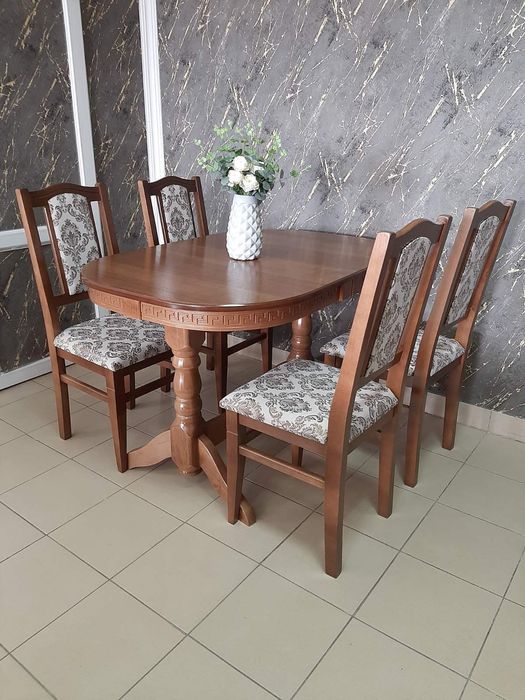 Стіл обідній , розсувний Говерла. Столи дерев‘яні та стільці.