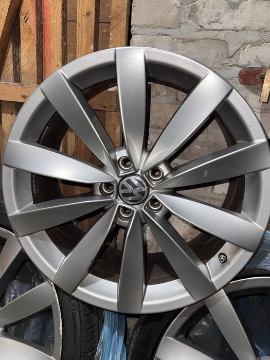 Felgi VW Lugano R19 5x112 + 3 opony