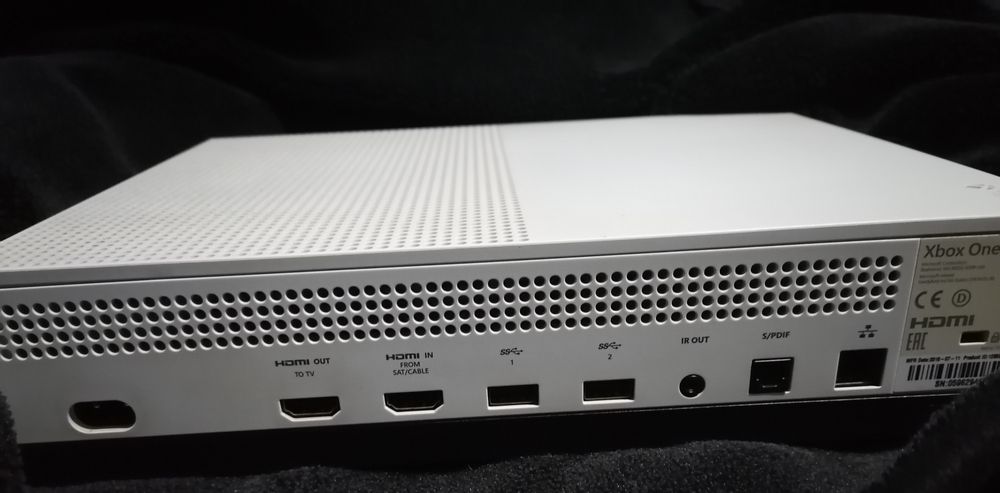 XBOX One S 1TB Microsoft