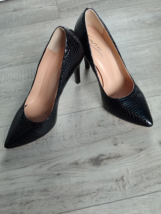 Продам новые туфли