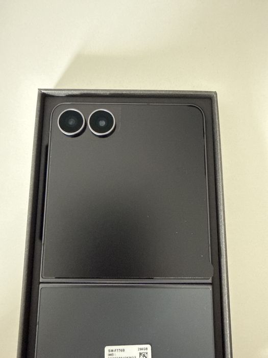 Samsung Galaxy Zflip8 NOVO