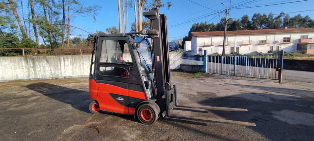 Empilhador Elétrico E35HL-01