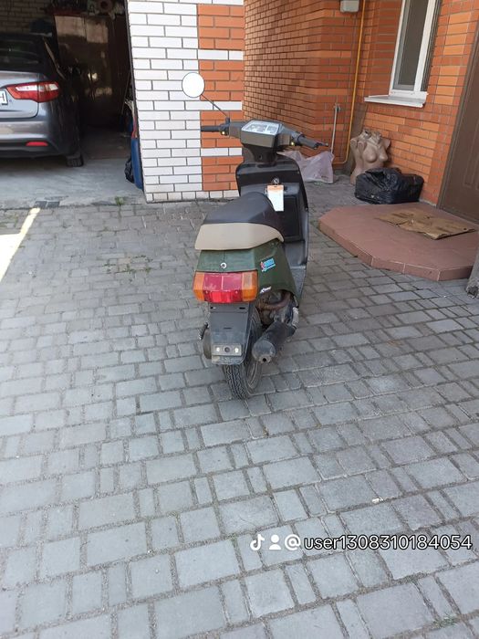 Продам скутер Сузукі 50см³