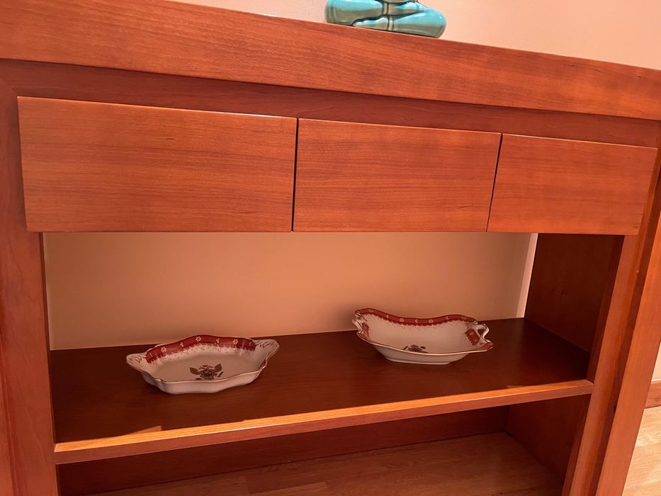 Movel de entrada em nogueira