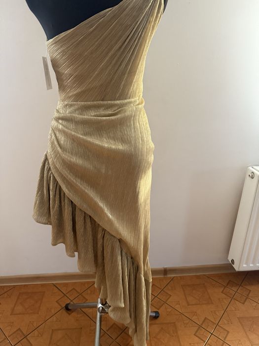 Elegancka  zlota sukienka rozm 36