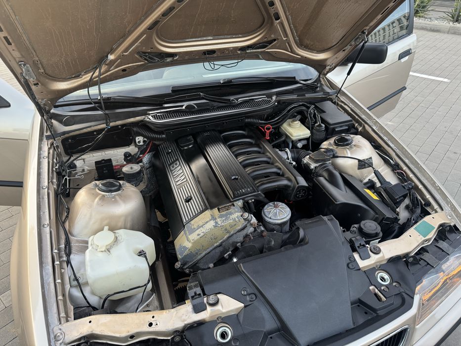 Bmw e36 320i.