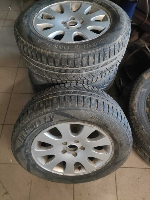 Felgi Audi  R16 opony zimowe et45