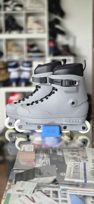 Rolki agresywne Them 909 v4 new szare Medium