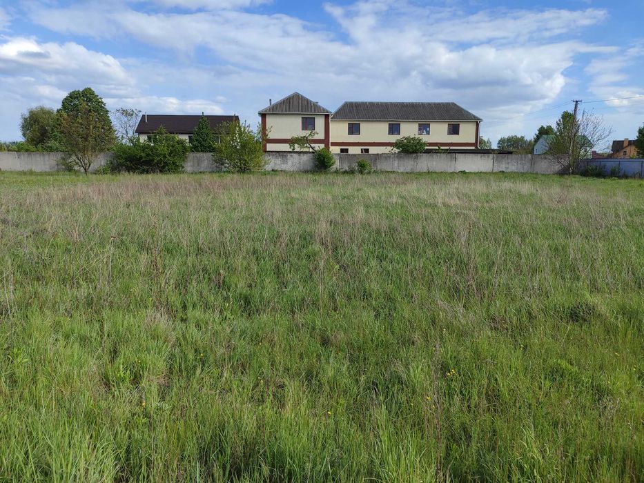 Продам Шикарну Ділянку в Рожнах 24 сотки Кутова Ділиться  РІЧКА ДЕСНА