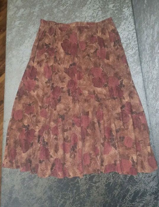 юбки женские р.50 и р.48