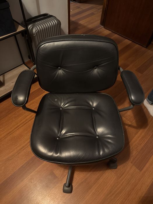 Cadeira IKEA semi nova