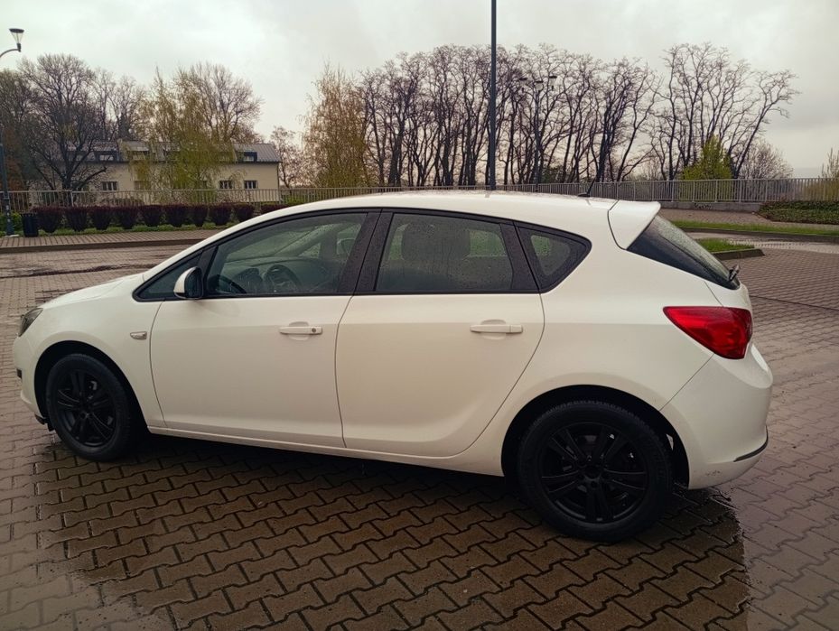 Opel Astra 1,4 - 2014r.-153000km