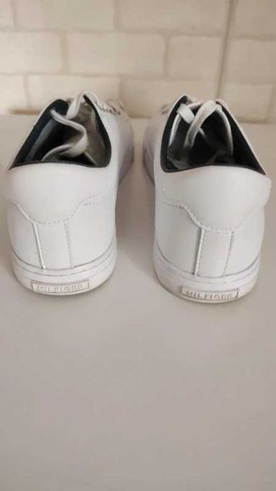Buty trampki Tommy Hilfiger Essential Leather Sneaker White  r. 46